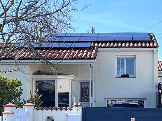 découvrez les avantages des panneaux photovoltaïques à agen. transformez l'énergie solaire en électricité et réduisez vos factures d'énergie tout en contribuant à la protection de l'environnement. informez-vous sur l'installation, les subventions disponibles et les performances des systèmes solaires.