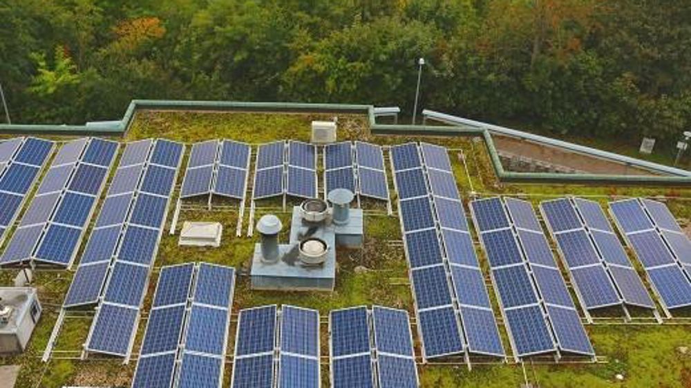 découvrez les avantages des panneaux photovoltaïques pour toiture. optimisez votre consommation énergétique et contribuez à la préservation de l'environnement tout en réduisant vos factures d'électricité grâce à une solution durable et performante.