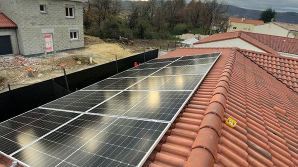 installation-panneaux-photovoltaiques-isere installation en isere de panneau photovoltaique conergy pp220p