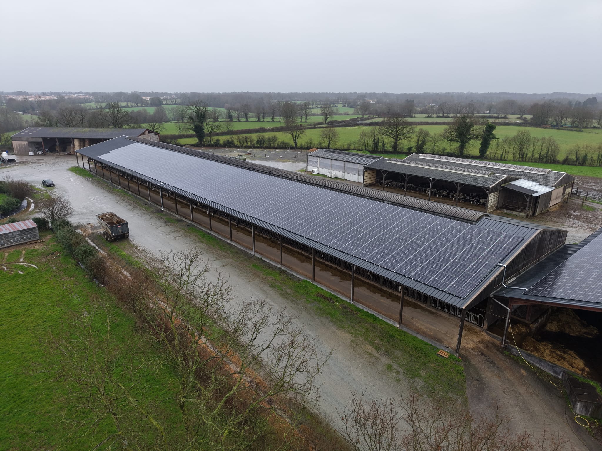 découvrez les avantages de l'installation photovoltaïque pour produire votre propre électricité renouvelable. optimisez votre consommation énergétique tout en contribuant à la protection de l'environnement. profitez d'aides financières et d'un retour sur investissement rapide grâce à cette solution durable !