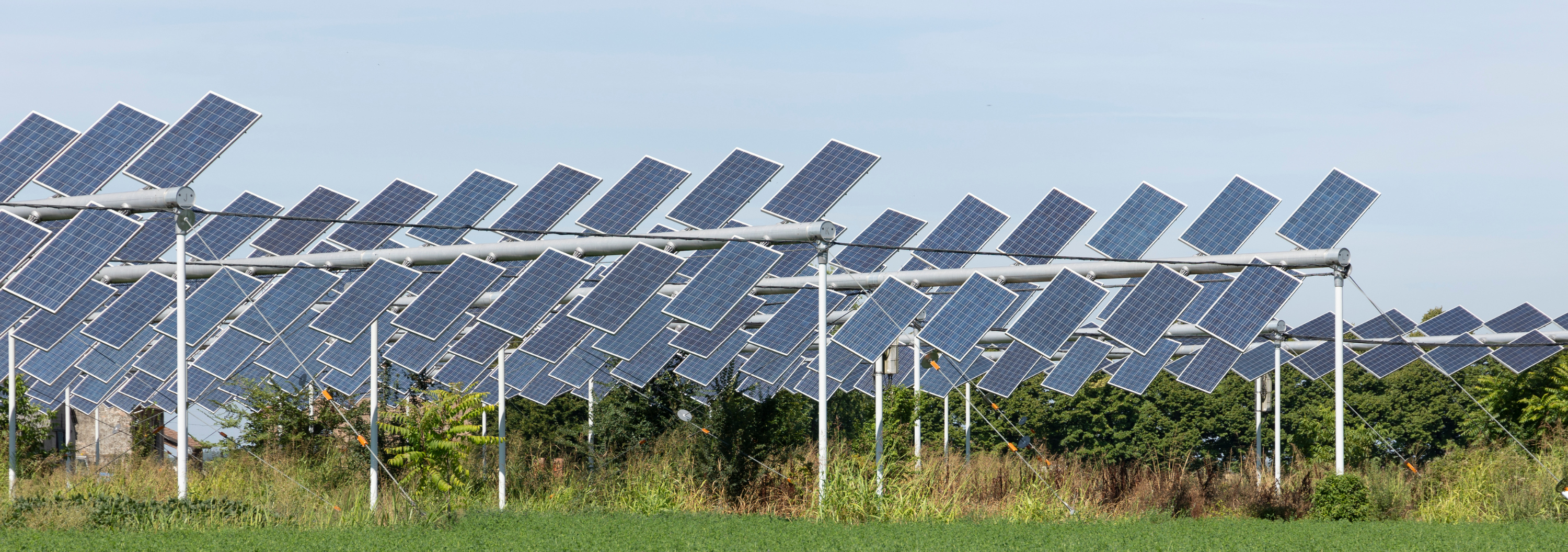 découvrez comment l'installation photovoltaïque agricole peut transformer votre exploitation en une source d'énergie renouvelable. optimisez vos coûts tout en contribuant à la préservation de l'environnement grâce à des solutions adaptées à vos besoins spécifiques.