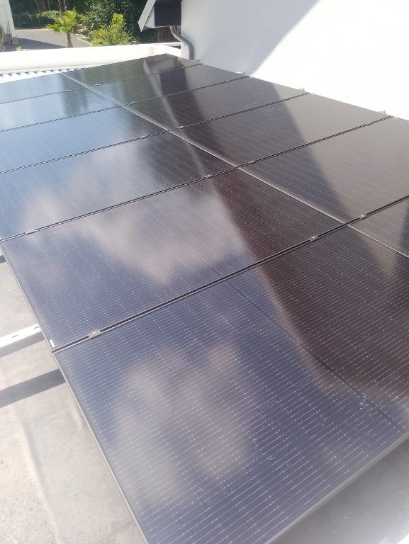 découvrez les avantages d'une installation photovoltaïque de 9 kw pour produire de l'énergie verte et réduire vos factures d'électricité. profitez d'un système performant et écologique, idéal pour les particuliers et les entreprises cherchant à investir dans l'énergie solaire.