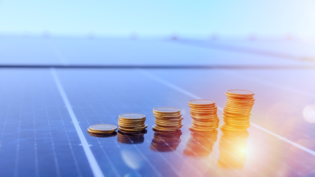 découvrez comment optimiser votre investissement en panneaux solaires grâce à la revente d'énergie. apprenez les étapes, les avantages et les réglementations pour rentabiliser votre installation solaire.