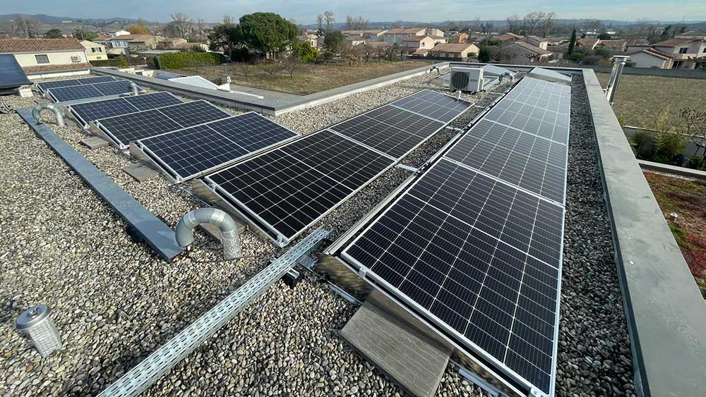 découvrez les avantages de l'installation photovoltaïque pour produire votre propre électricité verte. profitez d'économies sur vos factures d'énergie tout en contribuant à la protection de l'environnement grâce à une source d'énergie renouvelable et durable. informez-vous sur les étapes, les aides financières et le retour sur investissement.