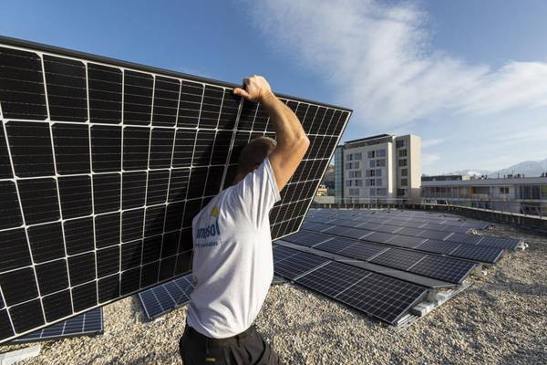découvrez les avantages des panneaux solaires pour votre maison : une source d'énergie renouvelable, des économies sur vos factures d'électricité et un impact positif sur l'environnement. optez pour une solution durable et économique dès aujourd'hui !
