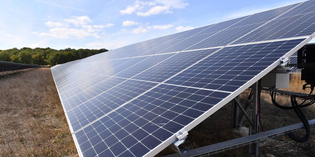 découvrez nos solutions de panneaux solaires dans le limousin. profitez d'une énergie renouvelable et durable pour votre maison ou entreprise, avec des installations sur mesure qui respectent l'environnement tout en réduisant vos factures d'électricité.