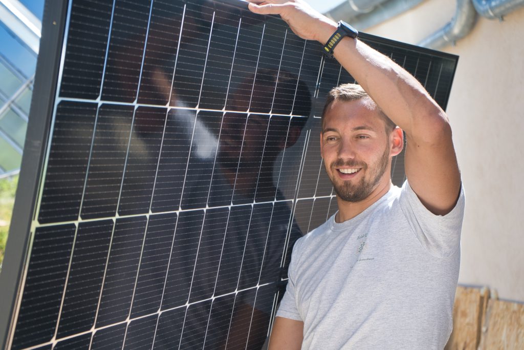 découvrez notre service d'installation solaire pour une solution énergétique durable et efficace de 2.4kw. profitez d'économies sur vos factures d'électricité tout en contribuant à la protection de l'environnement.
