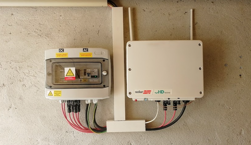 installation-pince-amperemetrique-photovoltaique Comment installer une pince ampèremétrique sur une installation photovoltaïque