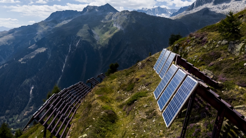 investissement-photovoltaique-rentable-en-suisse-1 Installation photovoltaïque vde en Suisse : un investissement rentable pour votre avenir énergétique