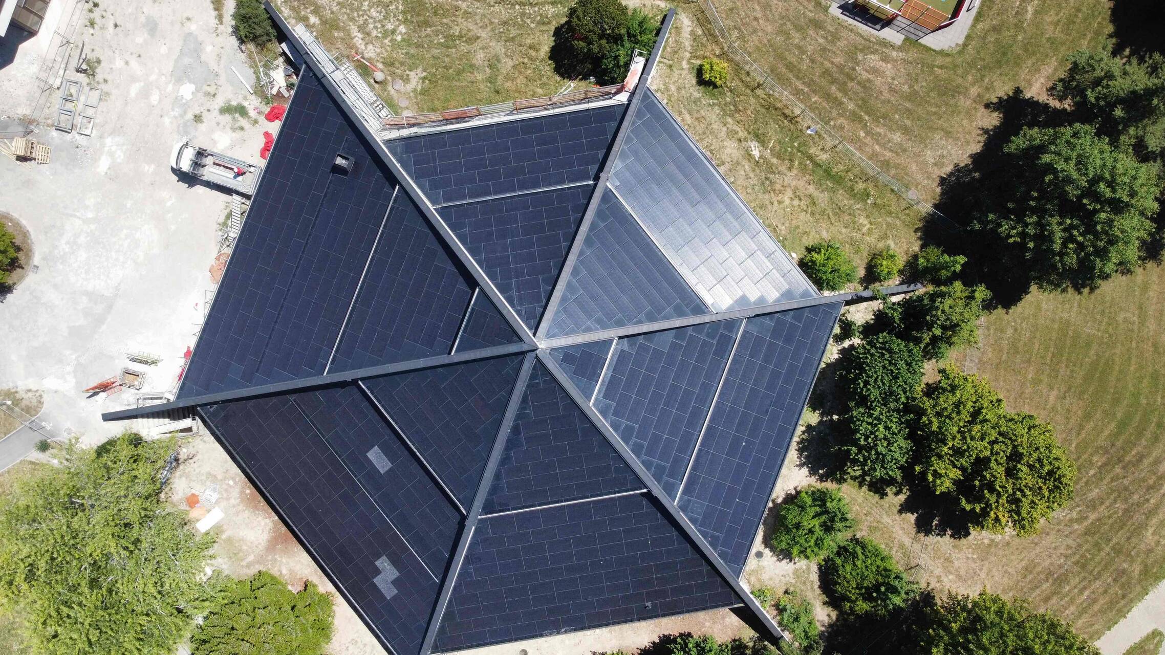 investissement-photovoltaique-rentable-en-suisse Installation photovoltaïque vde en Suisse : un investissement rentable pour votre avenir énergétique