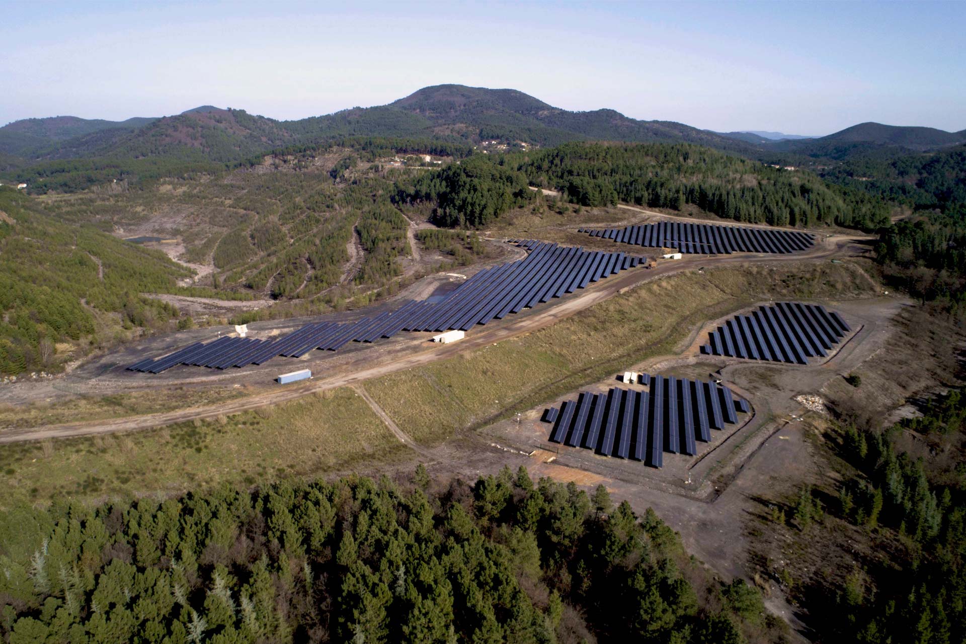 découvrez nos terrains photovoltaïques, idéaux pour l'installation de panneaux solaires. optimisez votre consommation d'énergie et contribuez à une planète plus verte grâce à nos solutions durables. contactez-nous pour plus d'informations sur nos projets écologiques.