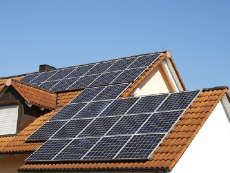 maison-photovoltaique-1 Vendre votre maison avec une installation photovoltaïque : un atout pour attirer les acheteurs