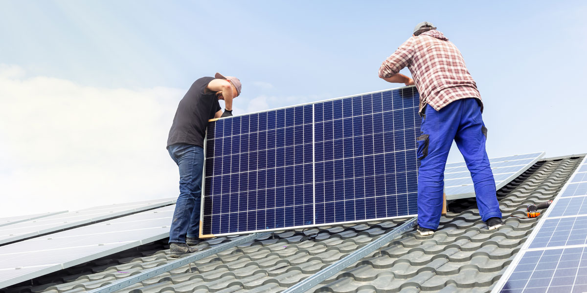 montage-panneaux-solaires-rapide-3 Découvrez comment monter vos panneaux solaires en un temps record et réduire votre facture d'électricité !
