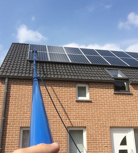 découvrez notre kit de nettoyage photovoltaïque, conçu pour maintenir l'efficacité de vos panneaux solaires. facile à utiliser et adapté à tous types de surfaces, notre solution garantit un nettoyage en profondeur pour maximiser la production d'énergie solaire.