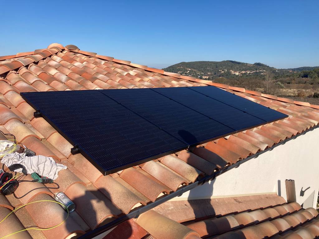 panneau-photovoltaique-3-kwc Découvrez comment un panneau photovoltaïque 3 kWc peut révolutionner votre facture d'électricité !