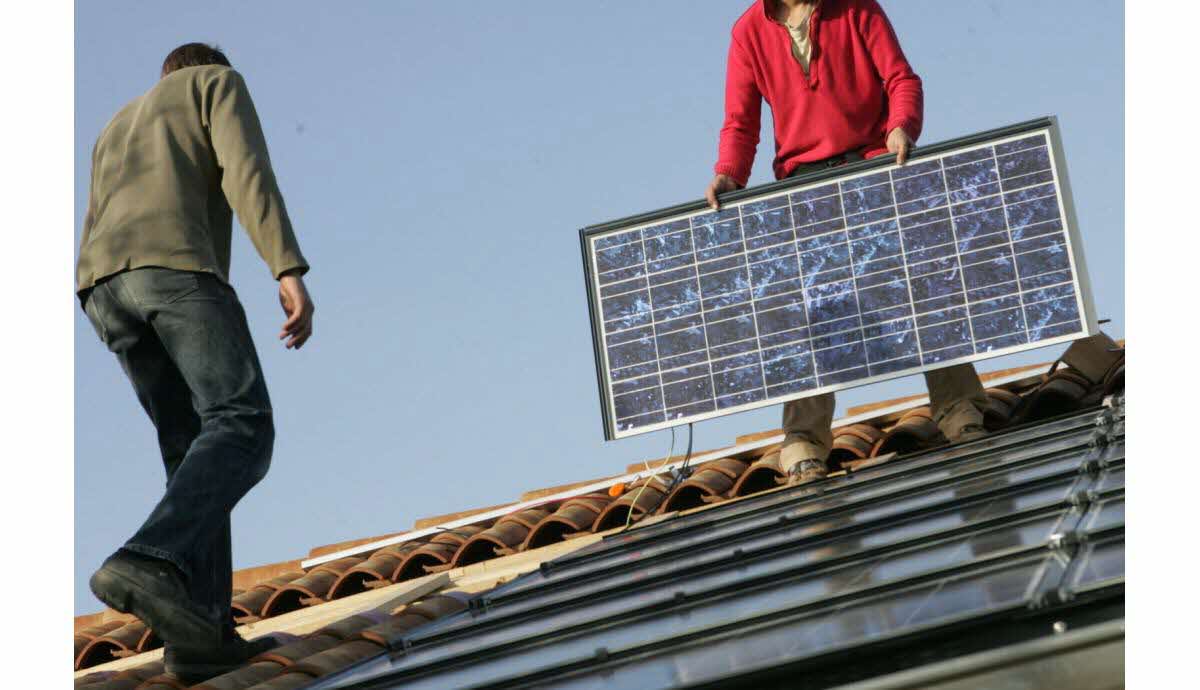 découvrez les panneaux aérovoltaïques, une solution innovante qui combine production d'énergie solaire et gestion thermique. idéaux pour optimiser l'efficacité énergétique de votre bâtiment, nos panneaux sont conçus pour maximiser la capture de la chaleur et de la lumière tout en réduisant votre empreinte carbone.