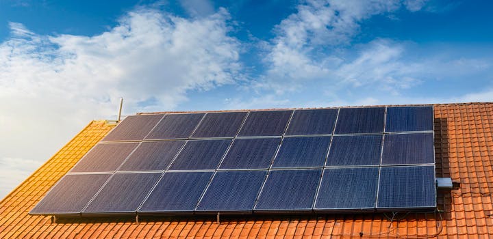 découvrez comment bénéficier d'une aide pour l'installation de panneaux solaires en 2025. optimisez votre transition énergétique avec des subventions et des conseils pratiques pour réduire votre empreinte carbone et économiser sur vos factures d'électricité.