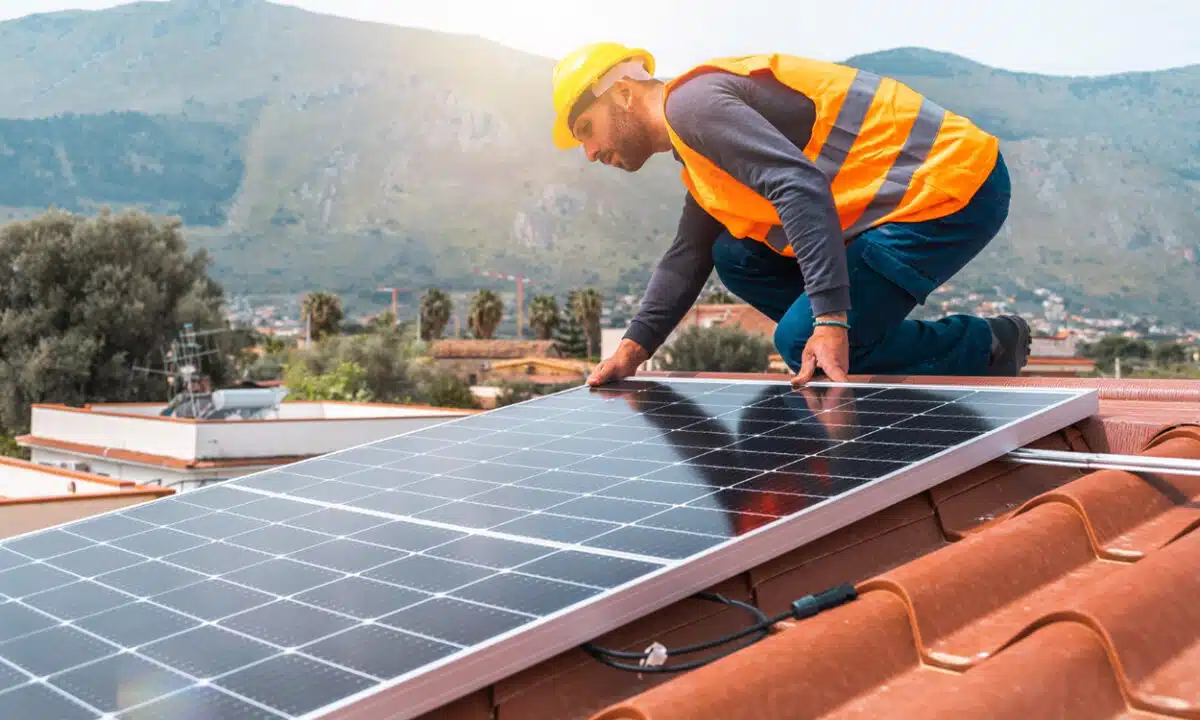 panneau-solaire-maison Découvrez comment un panneau solaire peut transformer votre maison en la propriété la plus convoitée du quartier !