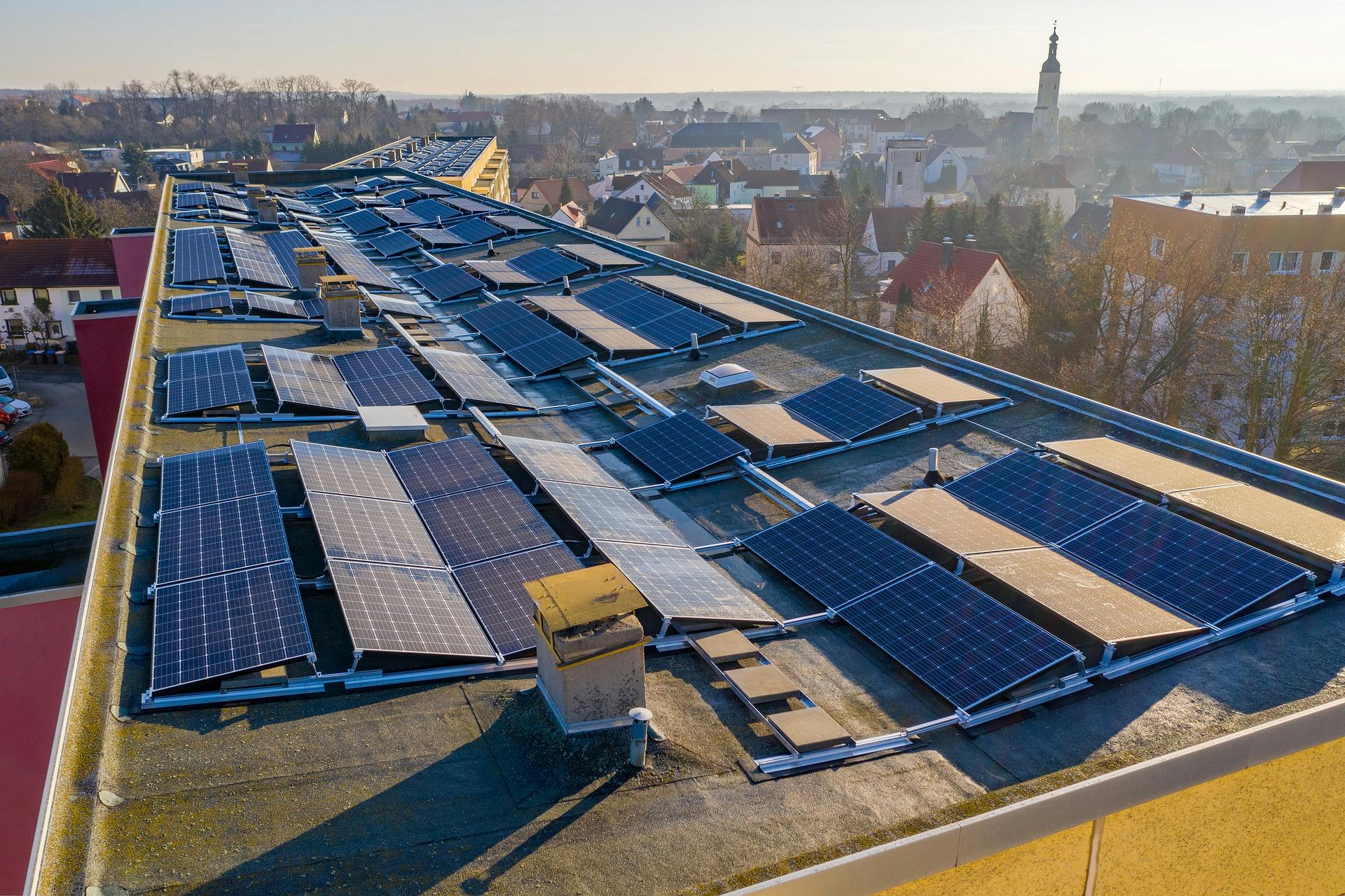 panneau-solaire-revenu-passif Découvrez comment un panneau solaire peut transformer votre facture d'électricité en un revenu passif incroyable !