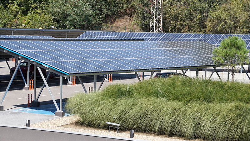 panneaux-photovoltaiques-ecologiques-4 Vente et installation de panneaux photovoltaïques avec batterie : un choix rentable et écologique