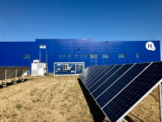 panneaux-photovoltaiques-et-hydrogene Découvrez comment les panneaux photovoltaïques avec pile hydrogène peuvent transformer votre autoconsommation !