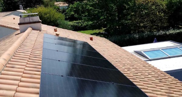 panneaux-photovoltaiques-loire-atlantique-1 Découvrez pourquoi tous les propriétaires en Loire-Atlantique installent des panneaux photovoltaïques !