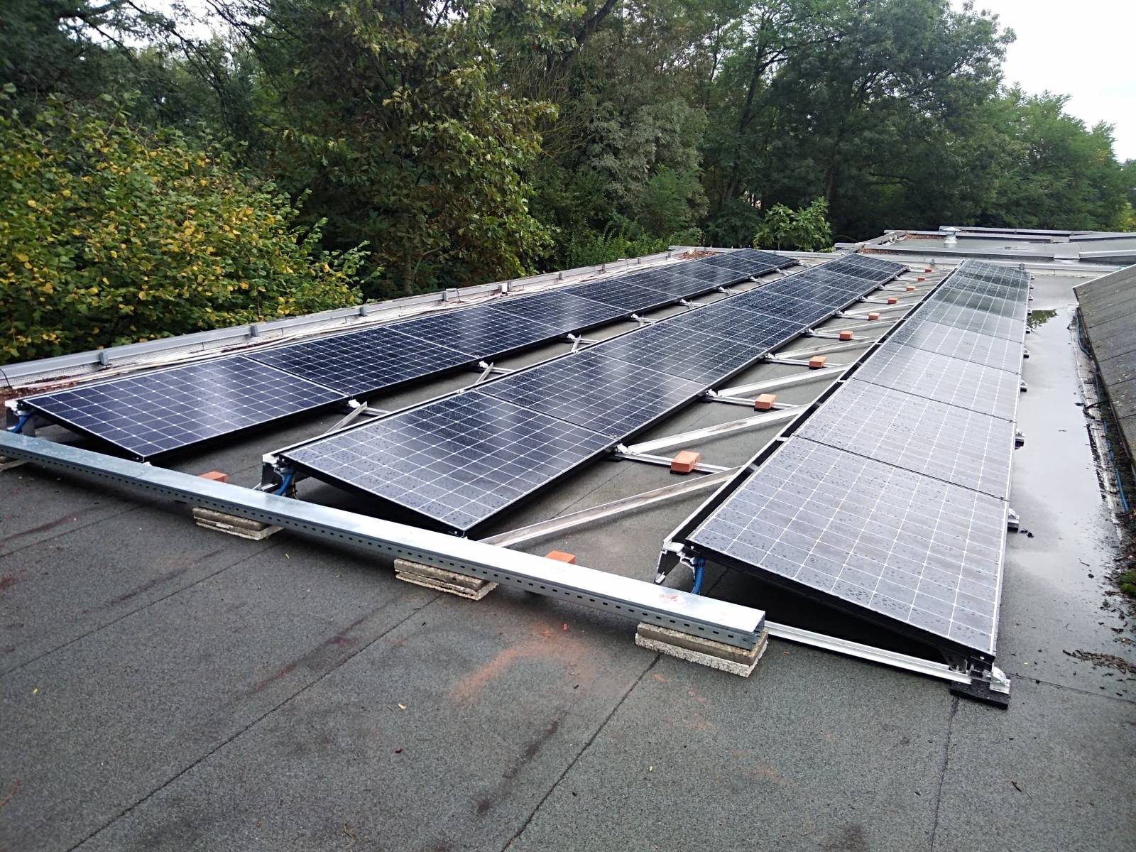 panneaux-photovoltaiques-pros-1 Solewa Vendée : l'installation de panneaux photovoltaïques pour les professionnels