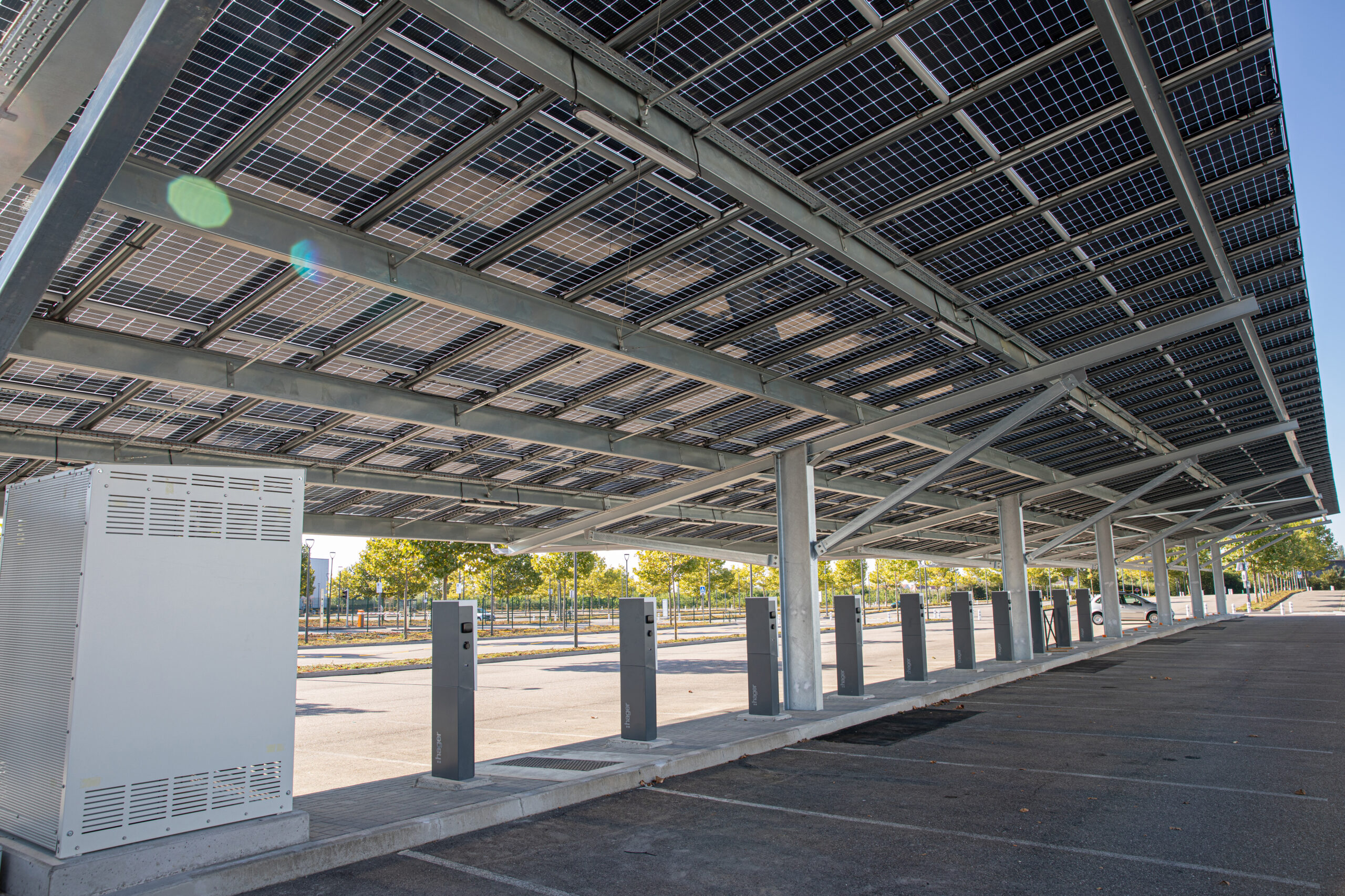 panneaux-solaires-bifaciaux Découvrez comment les panneaux solaires bifaciaux vont révolutionner votre facture d’électricité