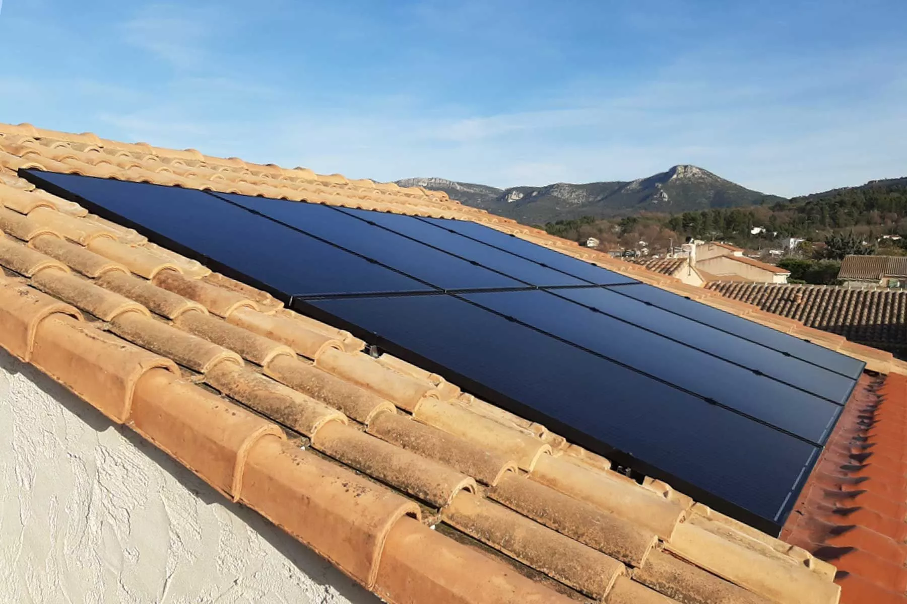 panneaux-solaires-hybrides Quand l'état met le paquet : découvrez comment les panneaux solaires hybrides vont transformer votre avenir !
