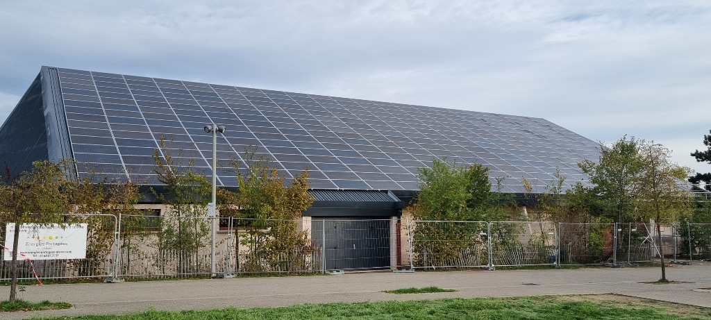 panneaux-solaires-mairie-alsace installation photovoltaique sur le toit de la mairie alsace