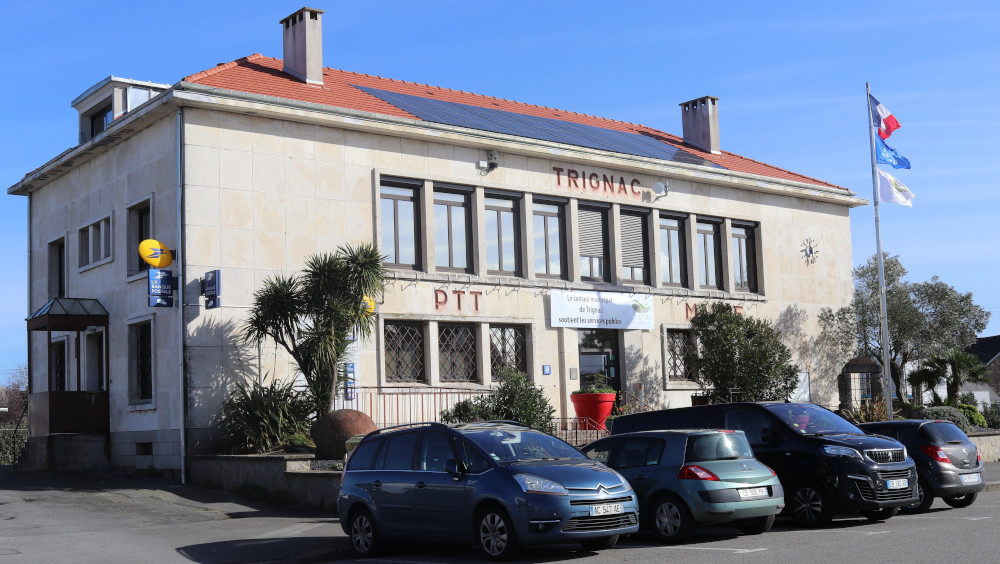 panneaux-solaires-mairie installation photovoltaique sur le toit de la mairie