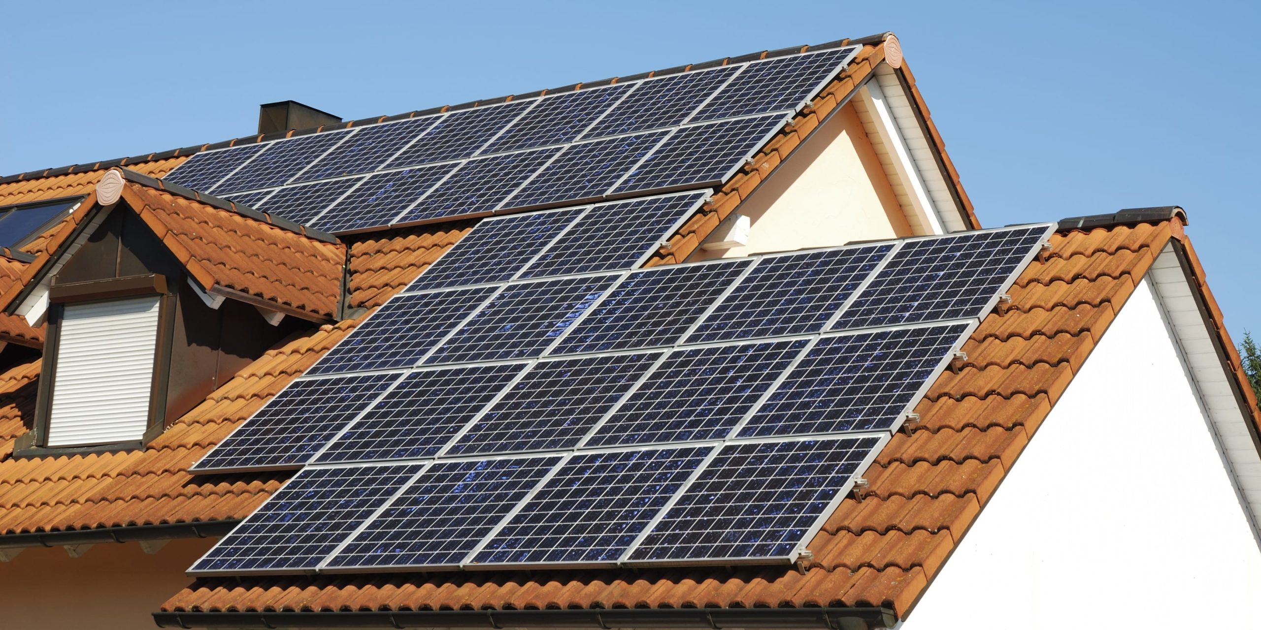panneaux-solaires-rentabilite-2025-scaled Découvrez pourquoi les panneaux solaires pourraient doubler votre rentabilité d'ici 2025 !