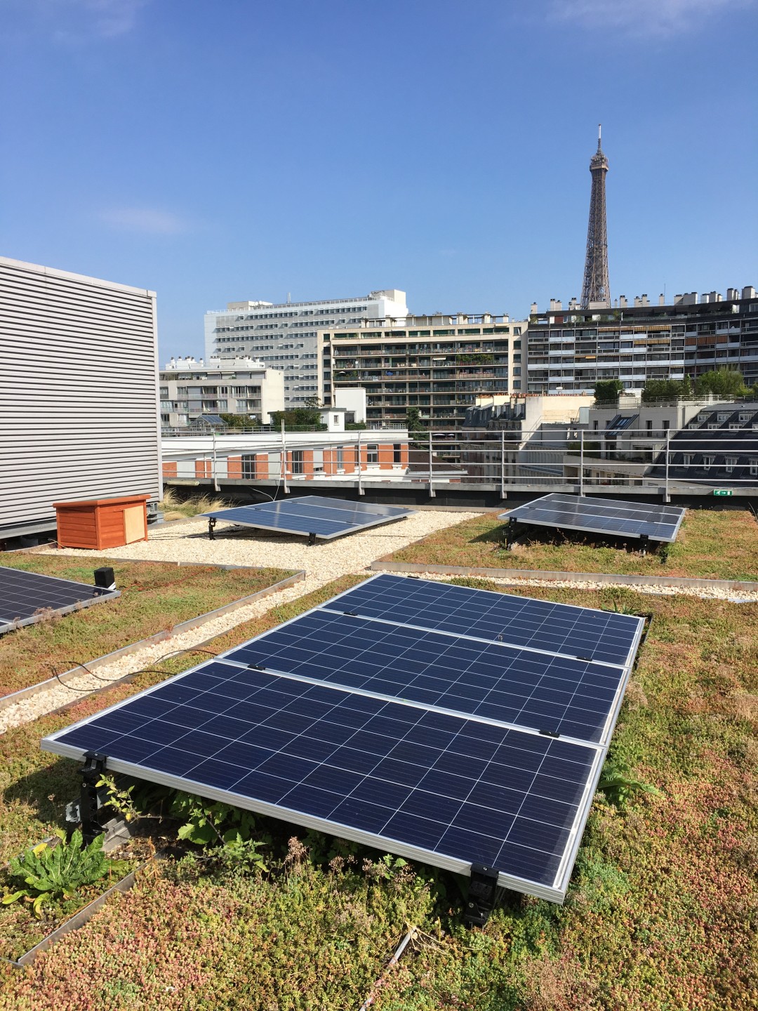 panneaux-solaires-transformation-2 Découvrez comment ces panneaux solaires transforment complètement votre maison !