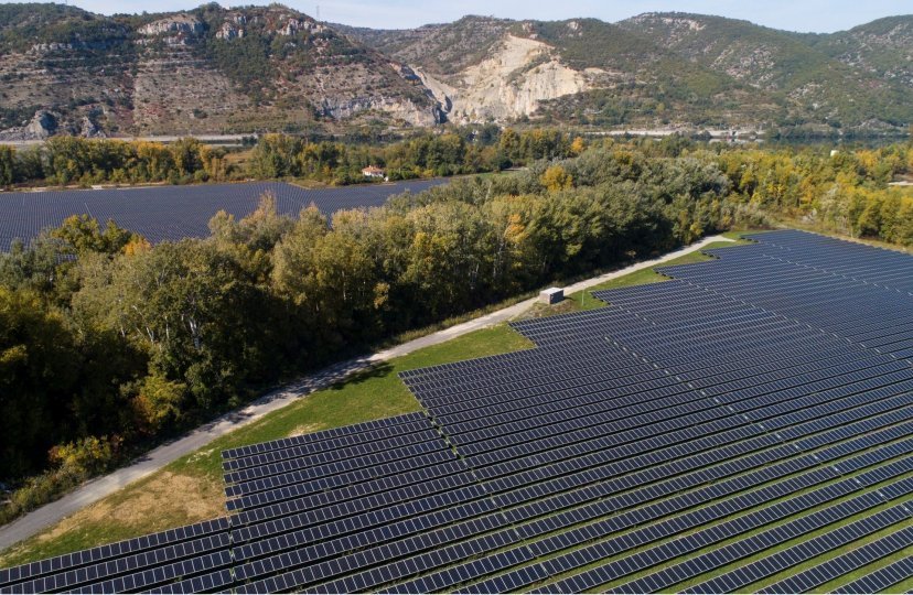 parc-photovoltaique-et-zone-humide-2 Installation d'un parc photovoltaïque de 29 000 panneaux solaires : des opposants s'alarment de la dégradation d'une zone humide