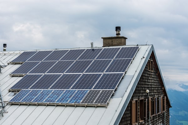 photovoltaique-chez-soi Installer du photovoltaïque chez soi : guide pratique et bénéfices