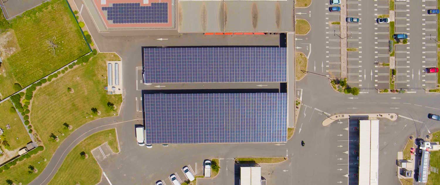 photovoltaique-commercial-2 Installation photovoltaïque sur toiture : un atout pour les bâtiments commerciaux
