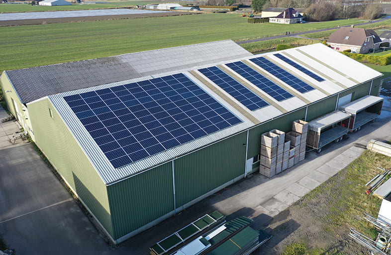 photovoltaique-entreprise L'obligation d'installation photovoltaïque : un atout pour les entreprises