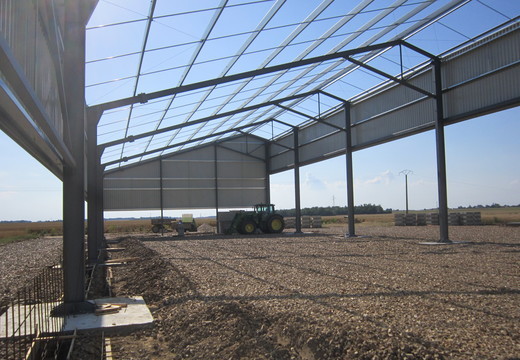 photovoltaique-hangar-1 Installation photovoltaïque sur toit de hangar : maximisez votre production d'énergie