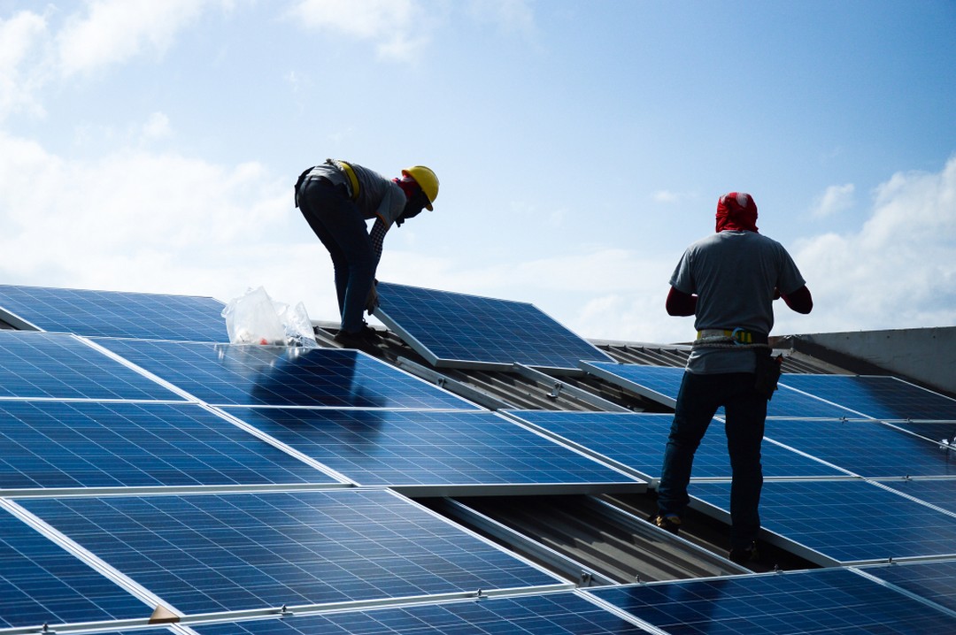 prix-installation-photovoltaique-42 Quel est le prix moyen de l'installation photovoltaïque pour les particuliers ?