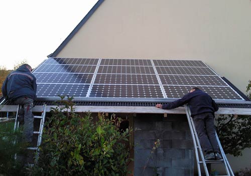 reparer-onduleur-photovoltaique-sarthe-3 Réparer un onduleur dans une installation photovoltaïque en Sarthe : guide pratique pour les professionnels