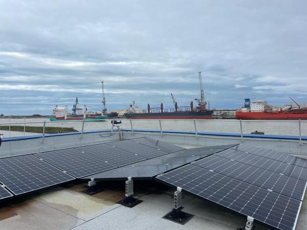 richesse-panneaux-photovoltaiques-2 Découvrez pourquoi acheter des panneaux photovoltaïques pourrait vous rendre riche en un rien de temps !