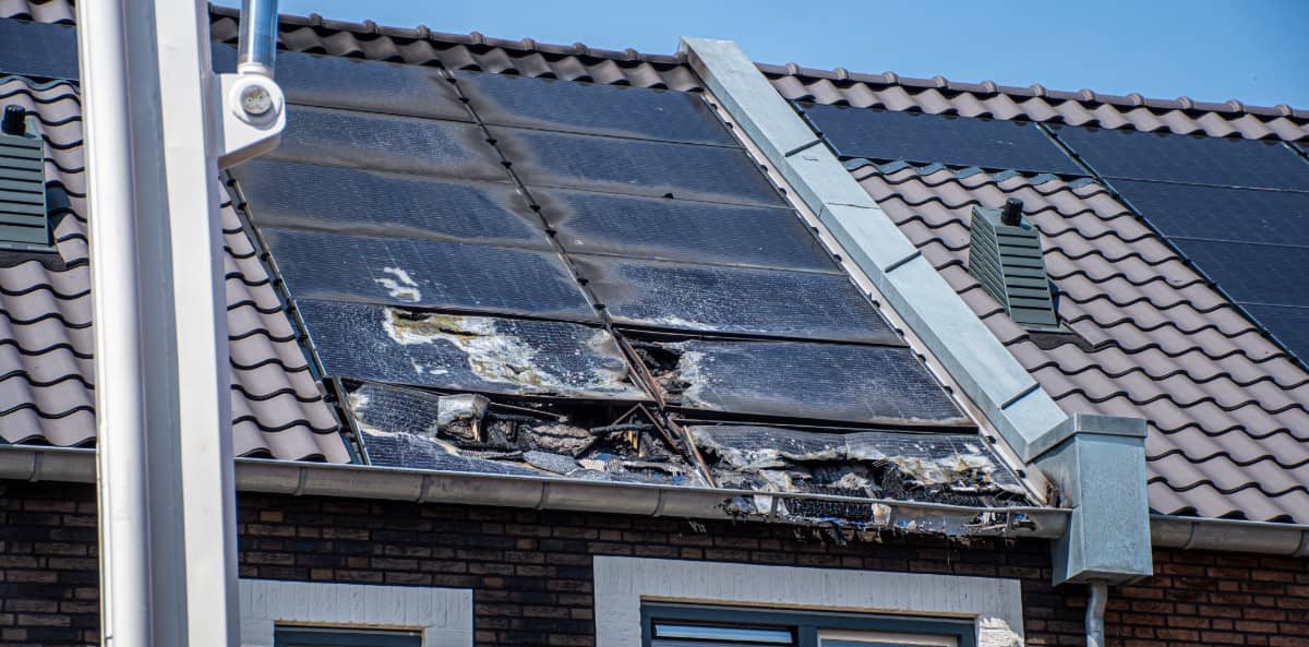 risques-incendie-photovoltaique-1 Installation photovoltaïque sur bâtiment : prévenir les risques d'incendie