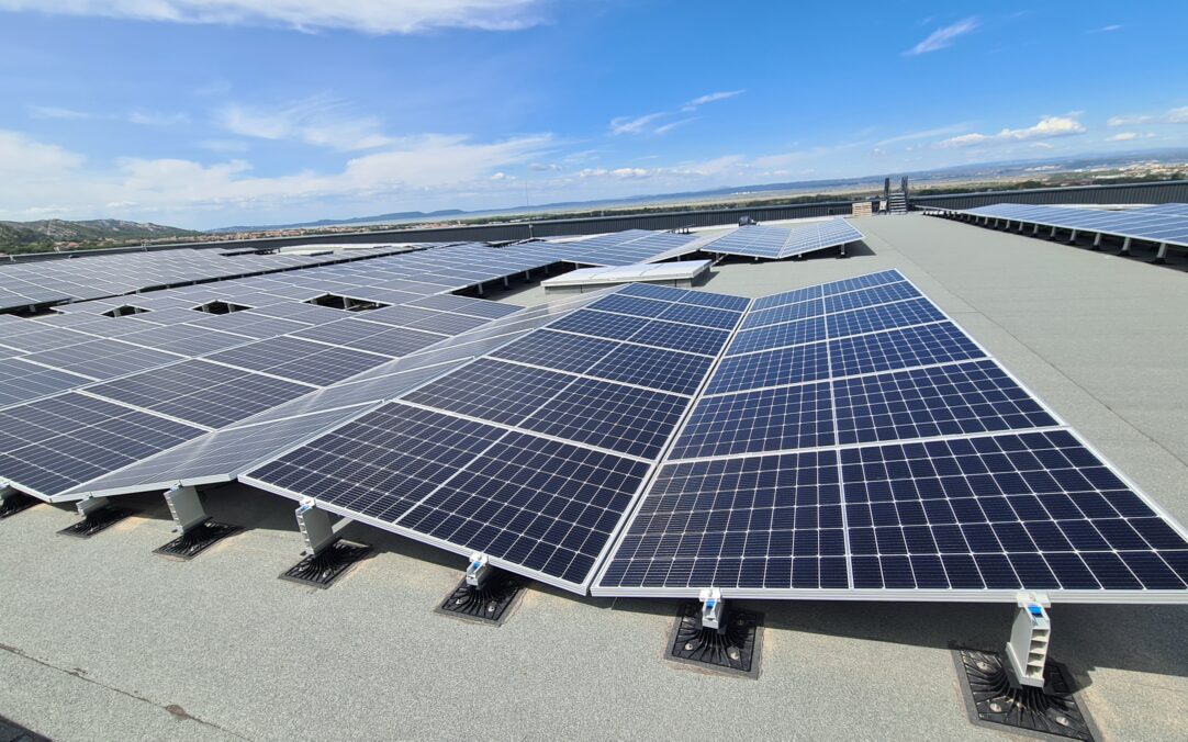 découvrez les avantages de la sous-traitance photovoltaïque dans le département 13. optimisez votre projet solaire avec des experts qualifiés, garantit une qualité de service optimale et un suivi personnalisé de votre installation. bénéficiez de solutions innovantes pour un avenir énergétique durable.