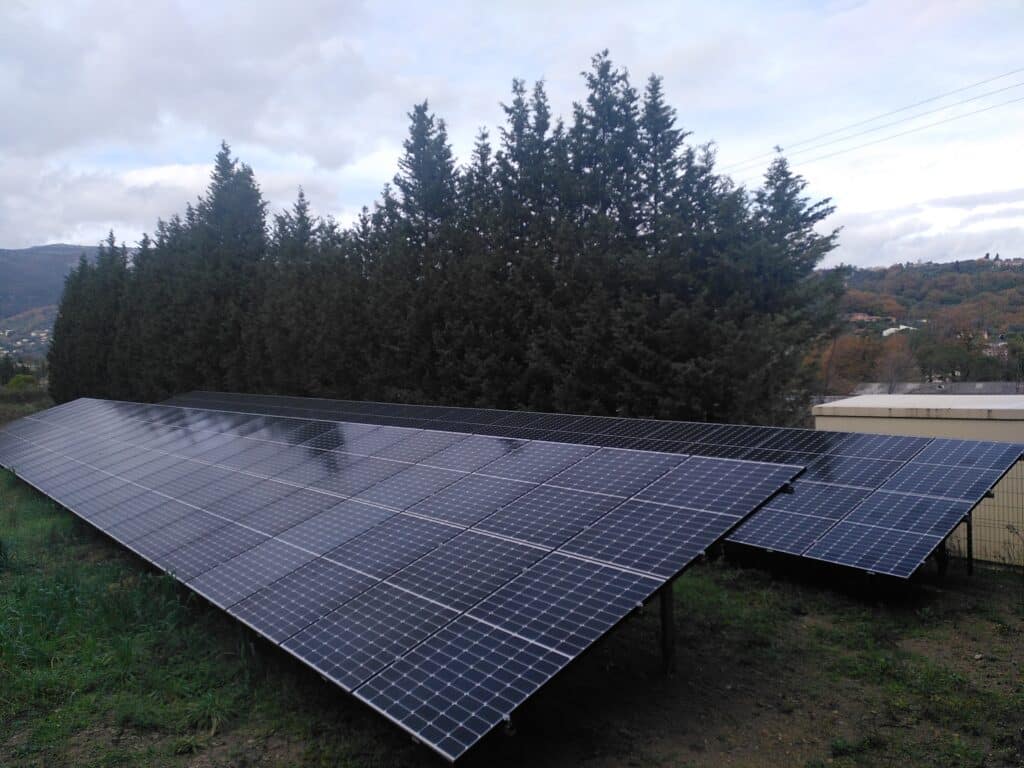 systeme-photovoltaique-2 installation d'un systeme photovoltaique et batteries