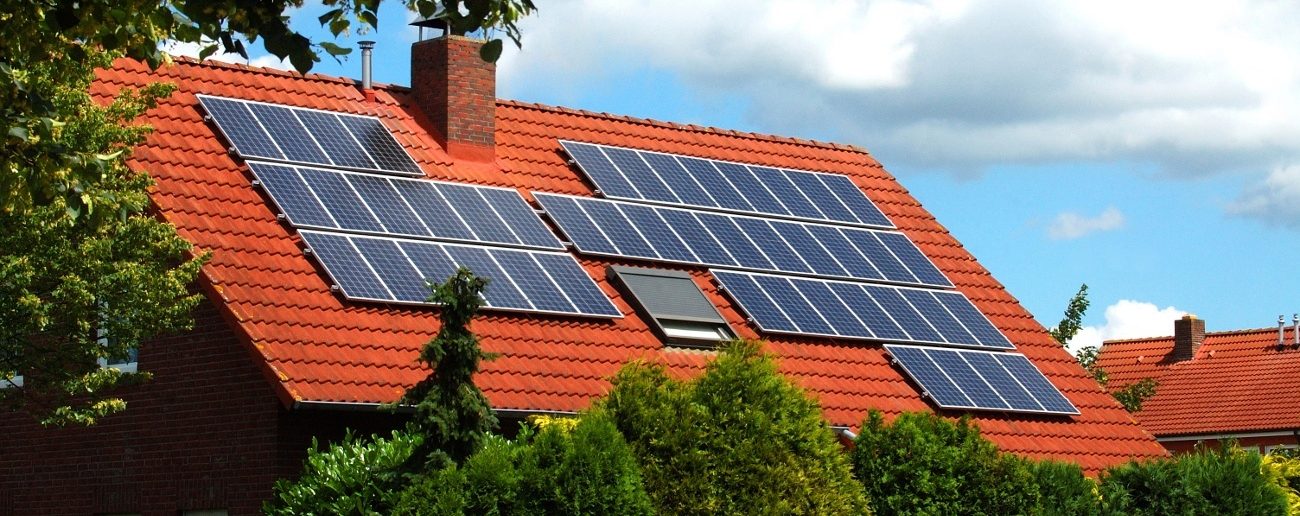 toit-energie-solaire-1 Société d'installation photovoltaïque : transformez votre toit en source d'énergie électrique