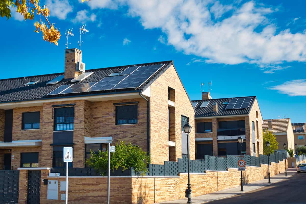 toit-energie-solaire-2 Société d'installation photovoltaïque : transformez votre toit en source d'énergie électrique