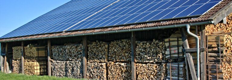 toit-photovoltaique-rentable-1 Location de toit pour installation photovoltaïque : un investissement rentable