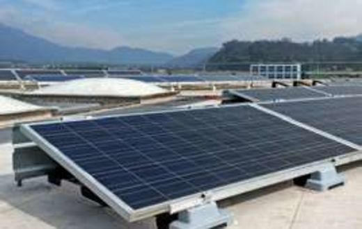 toiture-plate-photovoltaique-2 La planeité de la toiture : un atout pour l'installation photovoltaïque