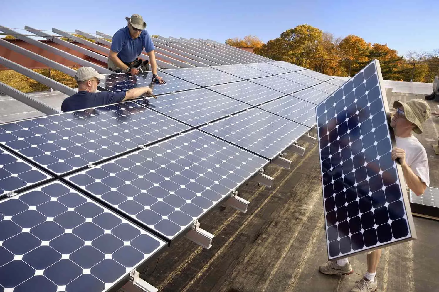 découvrez comment transformer un panneau photovoltaïque triphasé en monophasé grâce à notre guide complet. optimisez votre installation électrique et simplifiez votre production d'énergie solaire pour une utilisation domestique plus efficace.