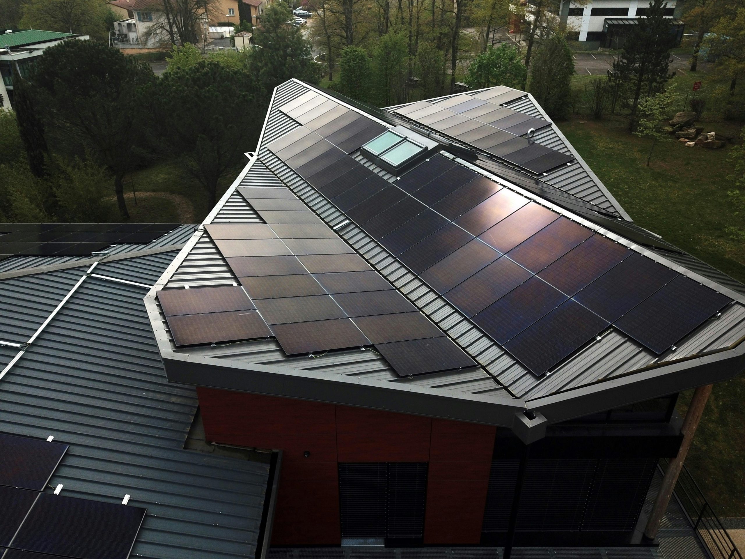 avantages-fiscaux-photovoltaiques-4-scaled Les avantages fiscaux de la déduction des installations photovoltaïques